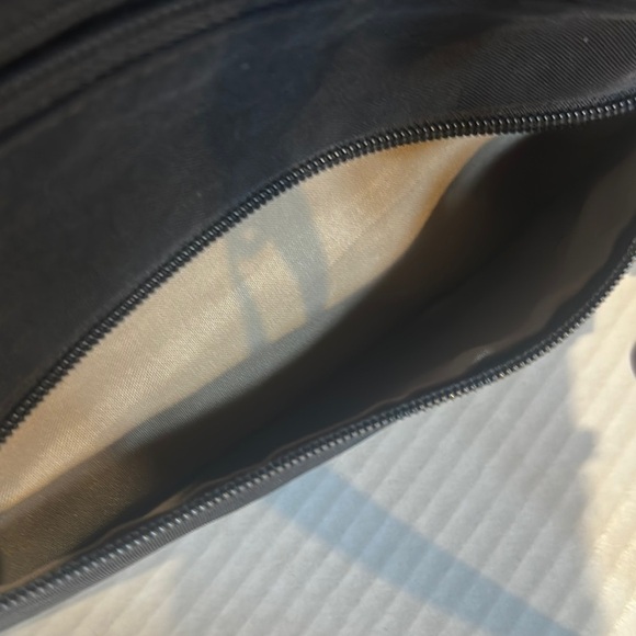 Baggallini Black Crossbody Bag w 4 front zippers back pocket adjustable strap - Picture 11 of 14